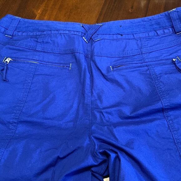 I.N.C international concepts Woman’s Shorts- shown cuffed or long - Picture 6 of 6